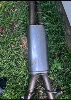 MagnaFlow True Dual Exhaust Setup w/ Resonated X Pipe