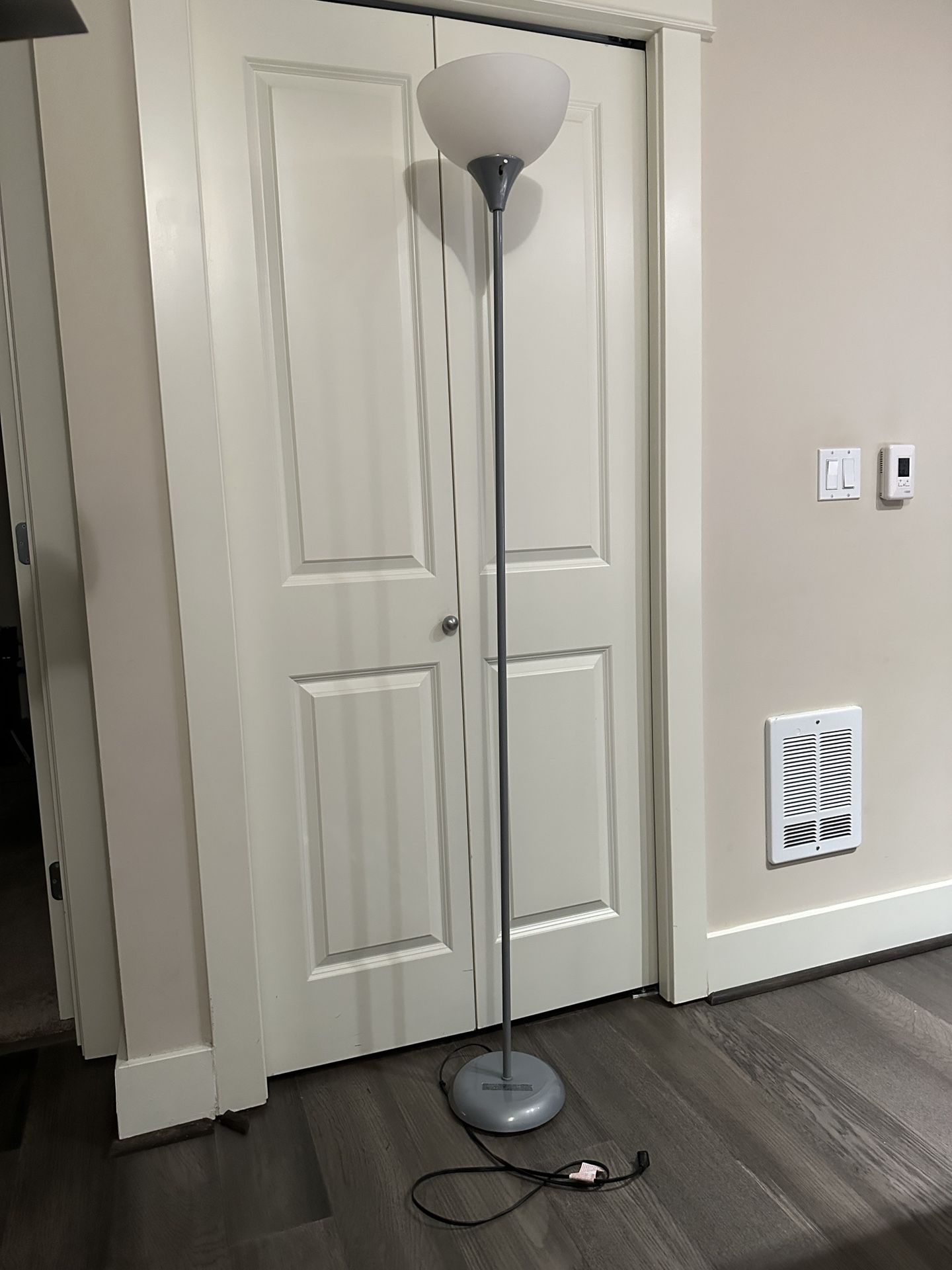 Floor lamp
