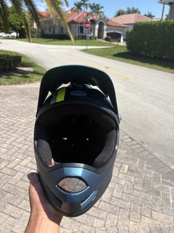 Bell helmet full face size large