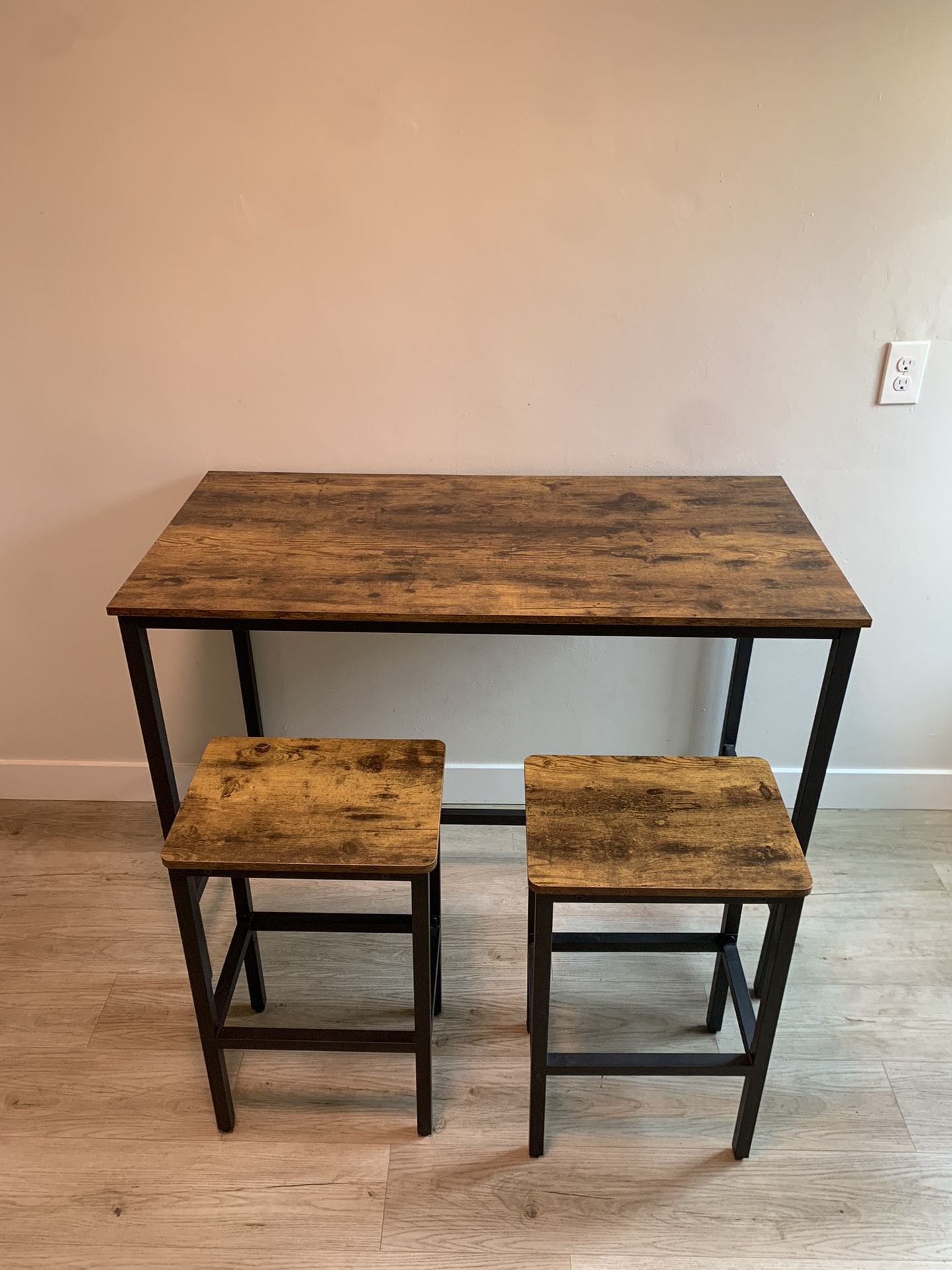 Kitchen + Stools set