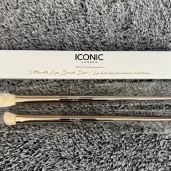 NEW ICONIC LONDON ULTIMATE EYE BRUSH DUO $8!!