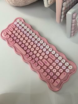 Cute Pink Retro Membrane Keyboard Wireless– Like New 💗