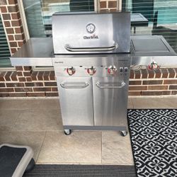 Commercial Char-Broil BBQ 