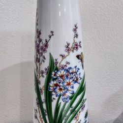 10 In- Porcelain Vase with Artemia Flowers and "Ode to Bamboo" by Wang Ashi( 1021-1086) of the Song.