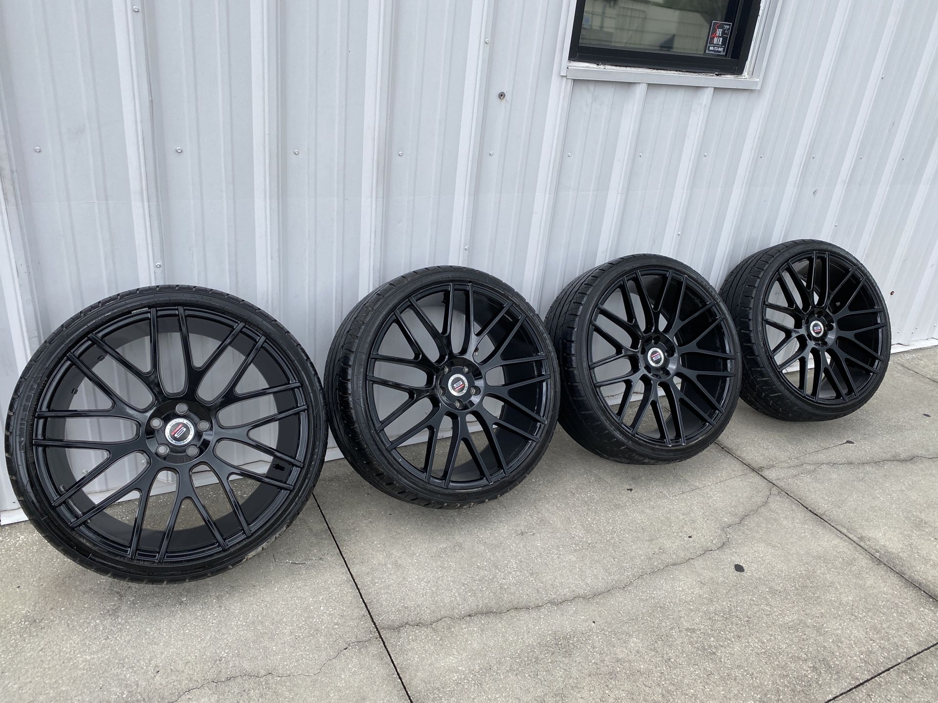 22inch Black Spec-1 Rim & 265/30 Tires with full 5x115 lug set