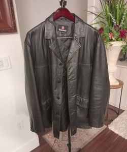 BLACK LEATHER JACKET
