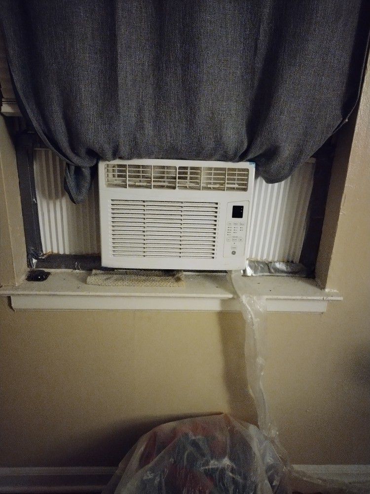 Air Conditioner With Remote