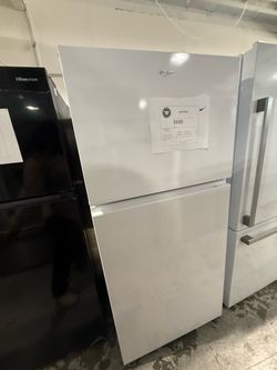 Whirlpool Top-Freezer Refrigerator White