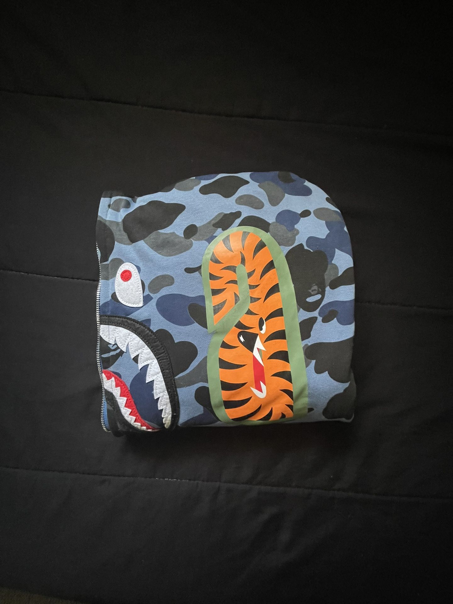 Bape Hoodie 80$