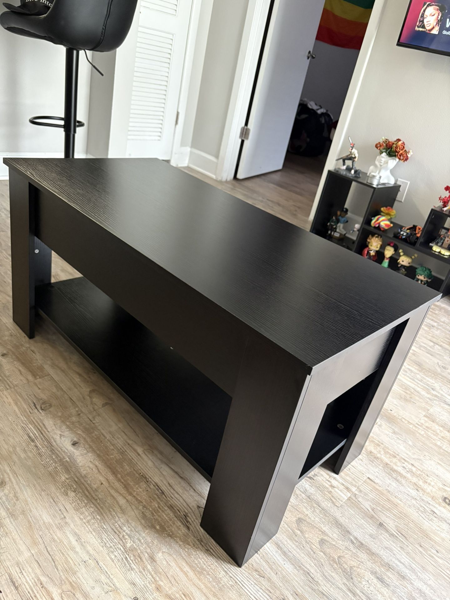 Black Lift-Top Coffee Table