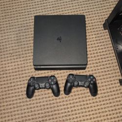 PS4 Black