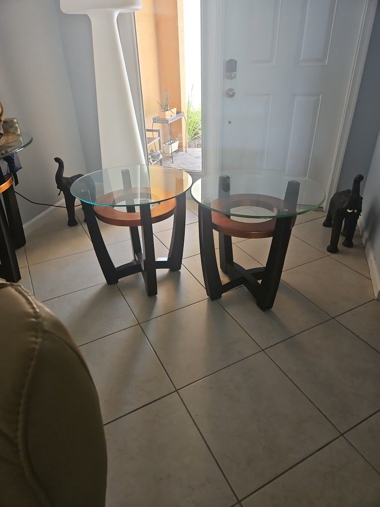 Round End Table