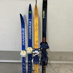 (4) Kids Xcountry Skis 
