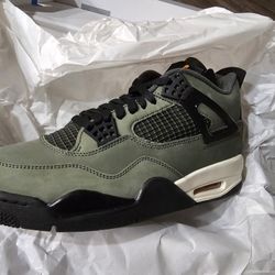 New Jordan 4 undefeated size 9.5 with receipt  no low ballers. No size swap