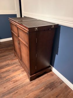 Bar server