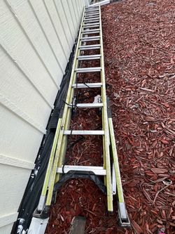 28 Ft Heavy Duty Ladder
