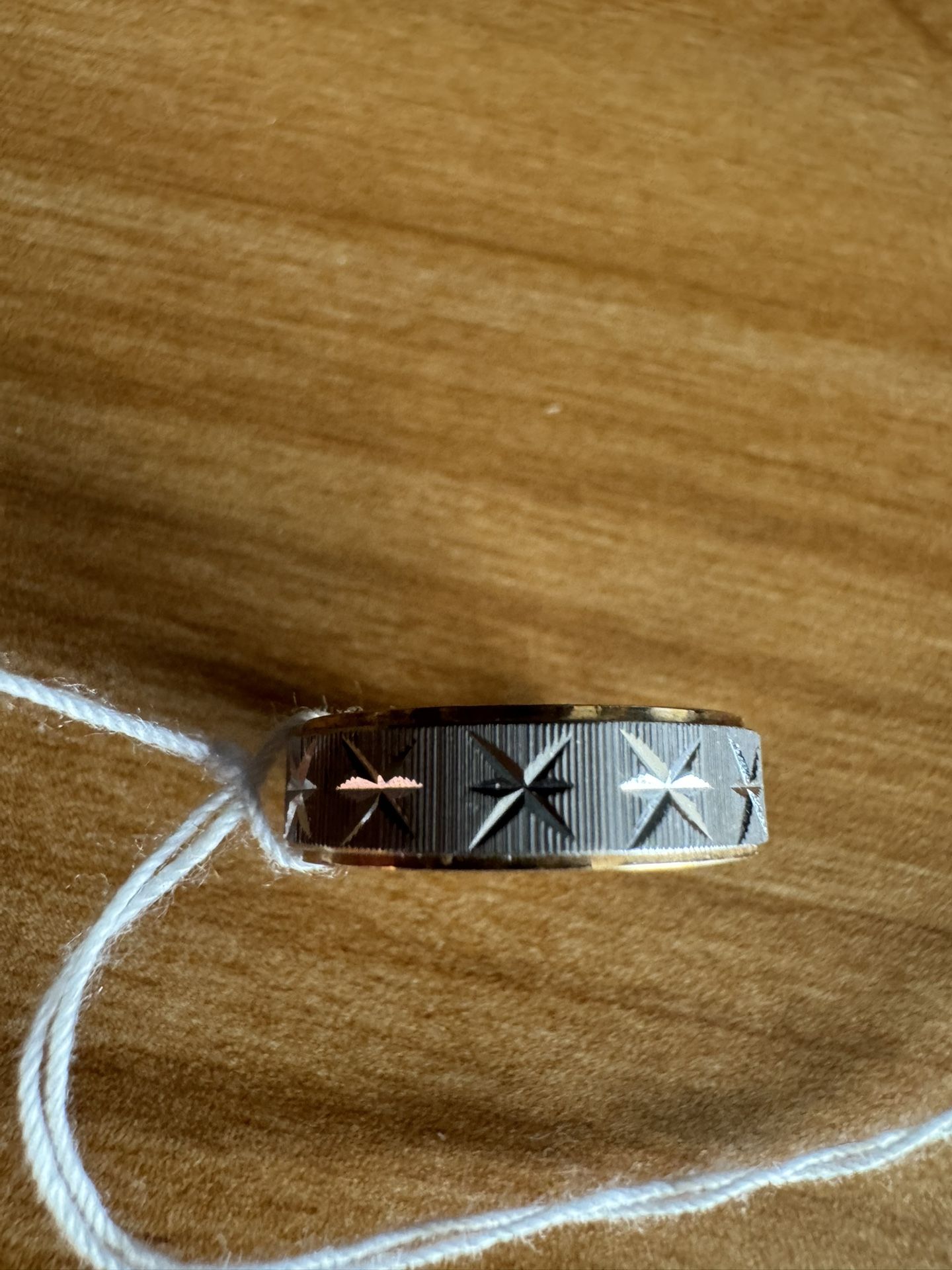 $230 Retro Star Band 2 Tone Gold Star Patterned Band Sz 5.5