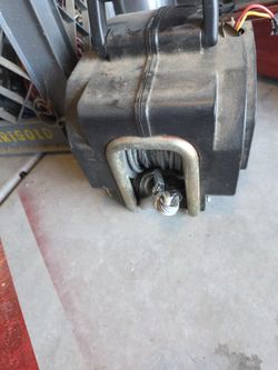 12 Volt Electric Winch 3000 Lb pulling capacity