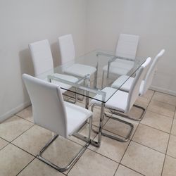 Brand New Dining Set / Juego de Comedor Nuevo a Estrenar...Fast Delivery 🚚 