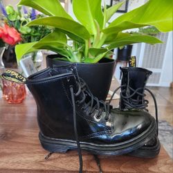 Youth Dr Martens