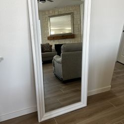 White Mirror 