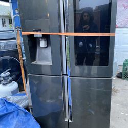 Smart Fridge  As Is Don’t get Cold &250