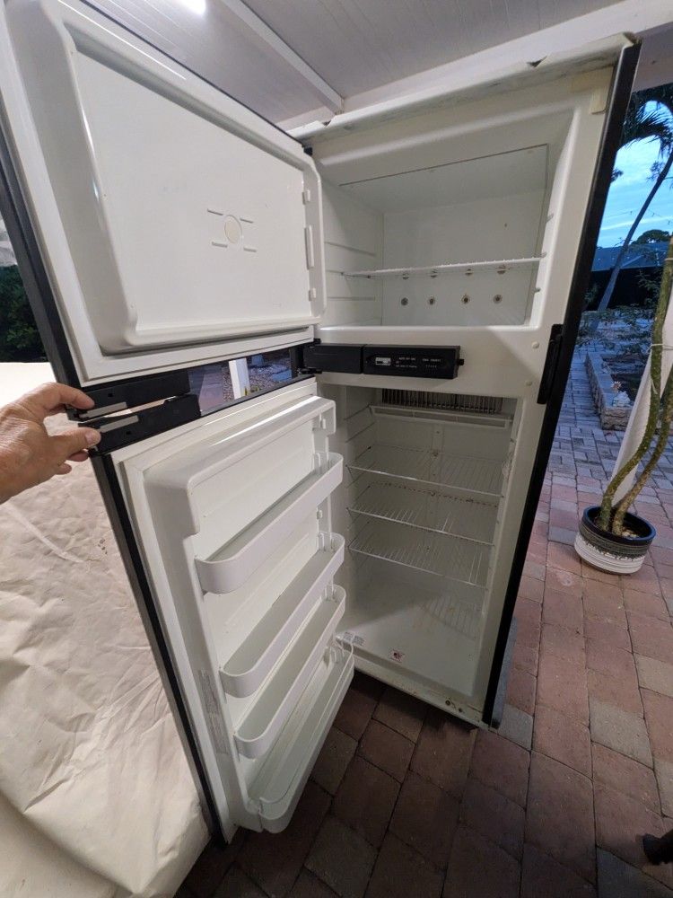 RV Refrigerator 