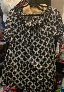 Black dressy blouse size  2XL