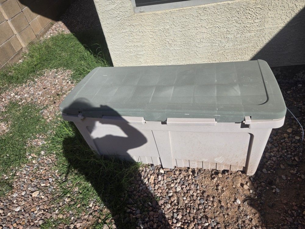 Outside Storage Box 28 Gallons