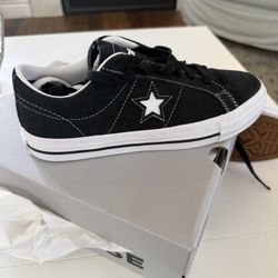 Converse -  One Star Pro . Men's size 6, women's 7.5