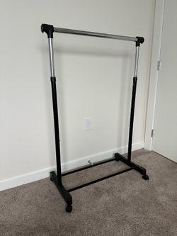 Mainstays Adjustable Rolling Garment Rack, Chrome & Black
