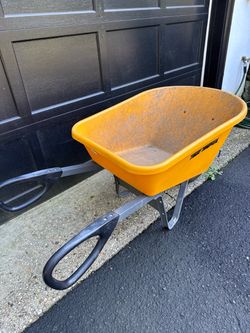 True Temper Wheelbarrow Yellow Poly Tray