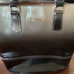 FURLA WOMEN’S BUCKET HANDBAG EXCELLENT CONDITION 