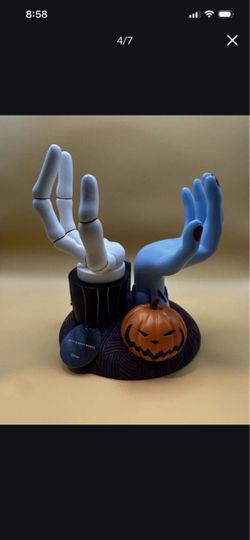 Bath & Body Works Jack Skellington & Sally Hands Pedestal 3-Wick Candle Holder