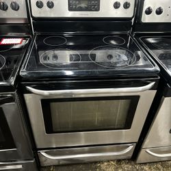 Frigidaire electric Stove FREE DELIVERY