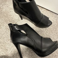 Women’s Peep Toe Boots Size 9