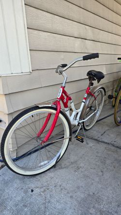 Schwinn Women's Legacy 26" Cruiser Bike- Blue / White