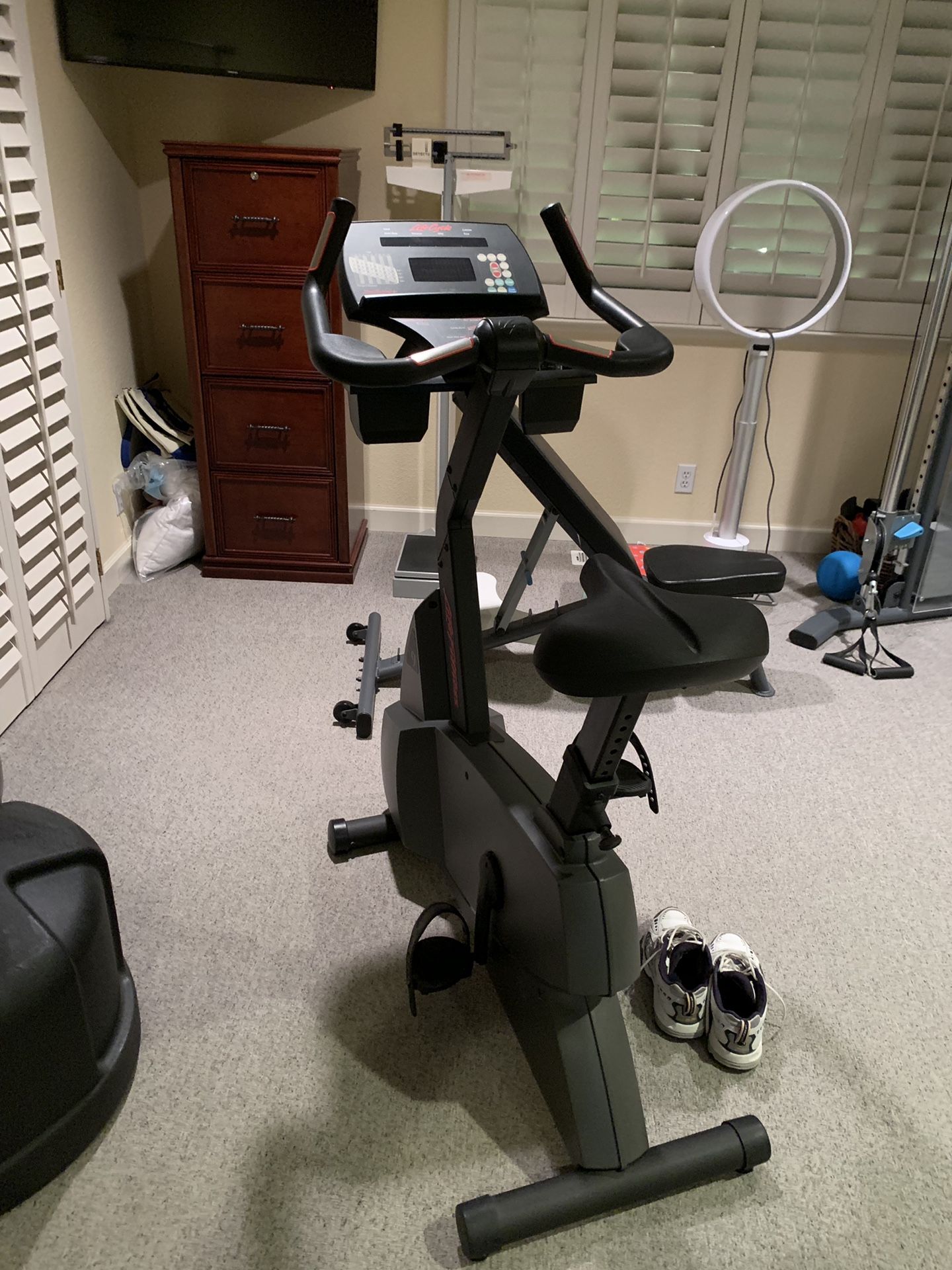 Life fitness c9i exercise bike hotsell