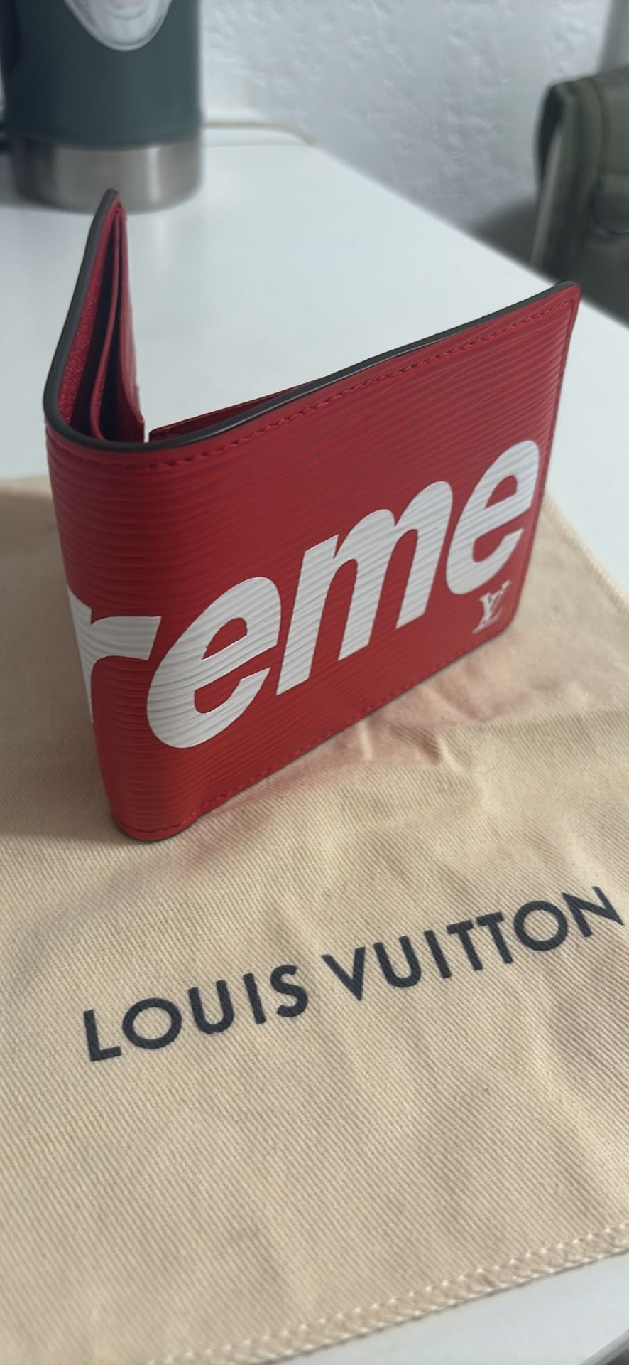 SUPREME LV Designer