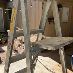 6 Ft Aluminum Ladder