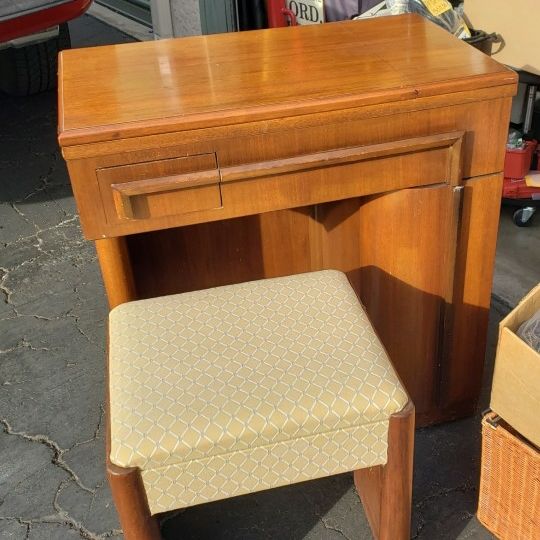 Singer art deco cabinet deals