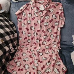 Hello Kitty Women's Pajama Set