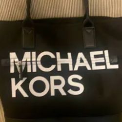 BRAND NEW (Never Used) NWT Black Michael Kors SPORT Handbag Designer Bag

Michael Kors