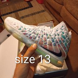 Nike LeBron 17 Air Command Force 