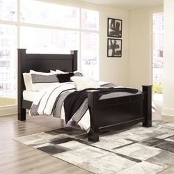 Ashley Bedroom 7 Piece Queen Poster Bedroom Set