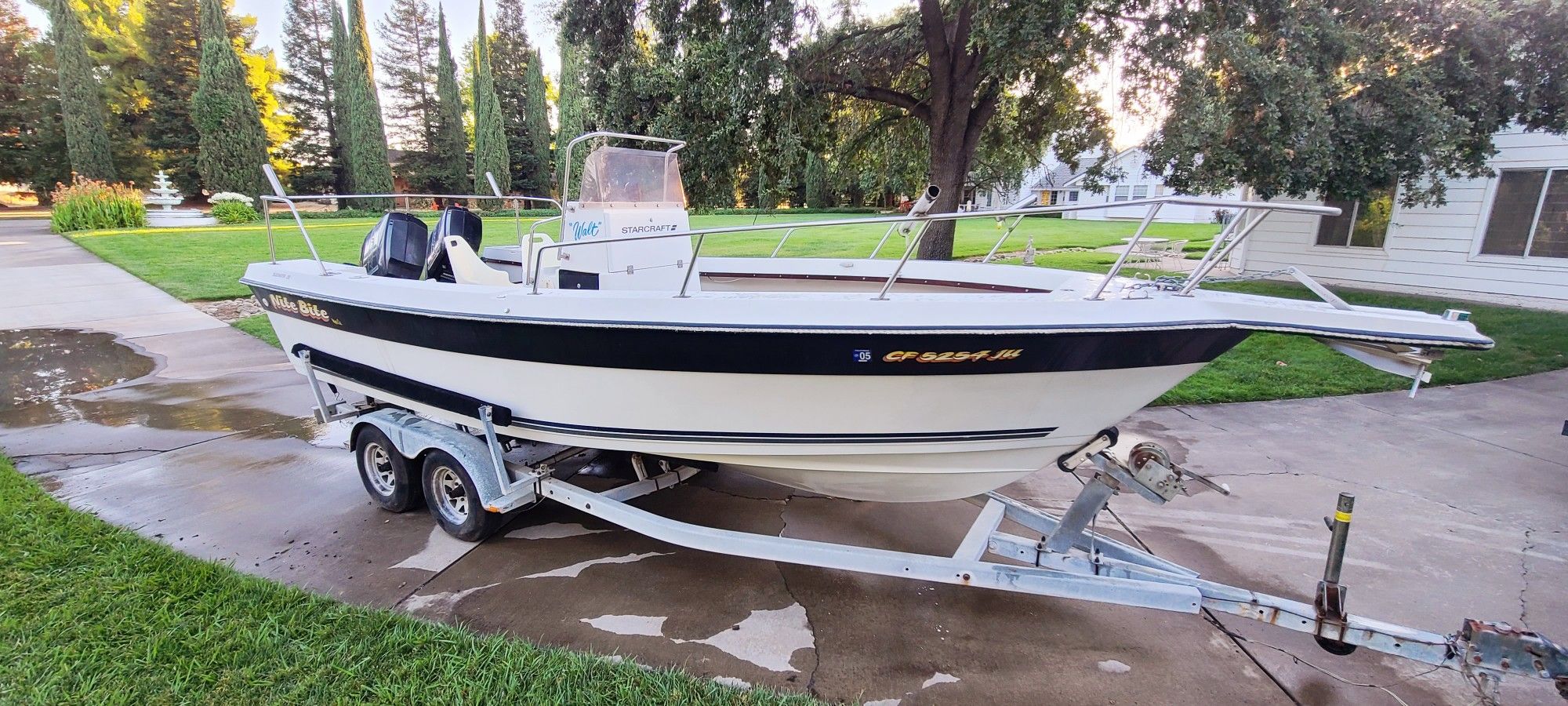 BLUEWATER 210 CENTER CONSOLE BOAT W/ 2 MERCURY 115 OUTBOARDS