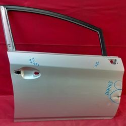 2010 2011 2012 2013 2014 2015 TOYOTA PRIUS FRONT RIGHT PASSENGER SIDE DOOR SHELL