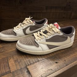 Jordan 1 Low Travis Scott 