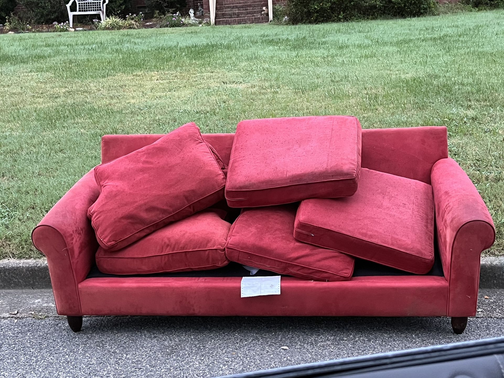 Curb Alert -Free Couch