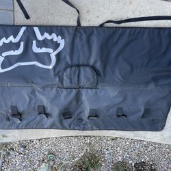 Fox Tailgate Cover 